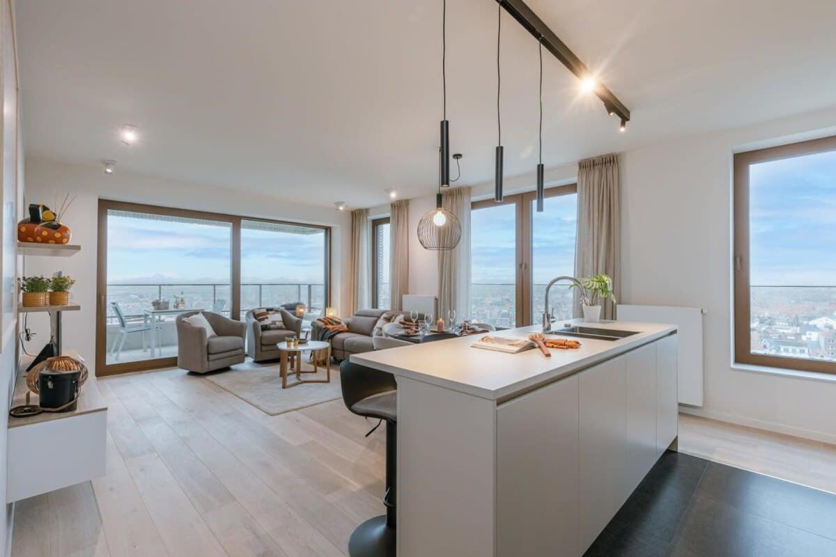Huswell - With Fantastic View, Terrace And Parking Apartment